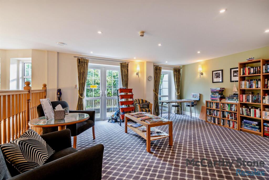 8668085-interior34-800.jpg