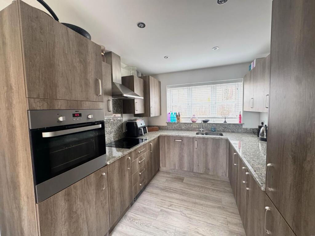 WhatsApp Image 2025-03-28 at 13.50.42_dcd7494c.jpg