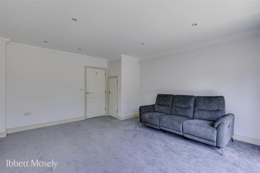 5 Reception Room.jpg