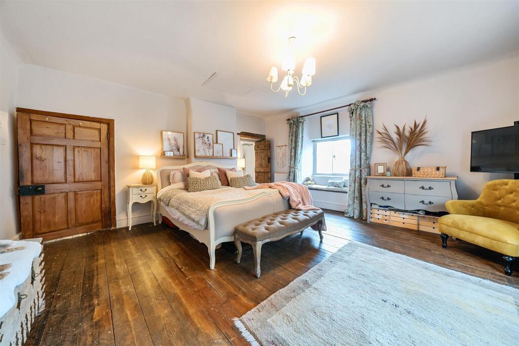 Cliff Hill Farm, 4 Northampton Road, Blisworth (29