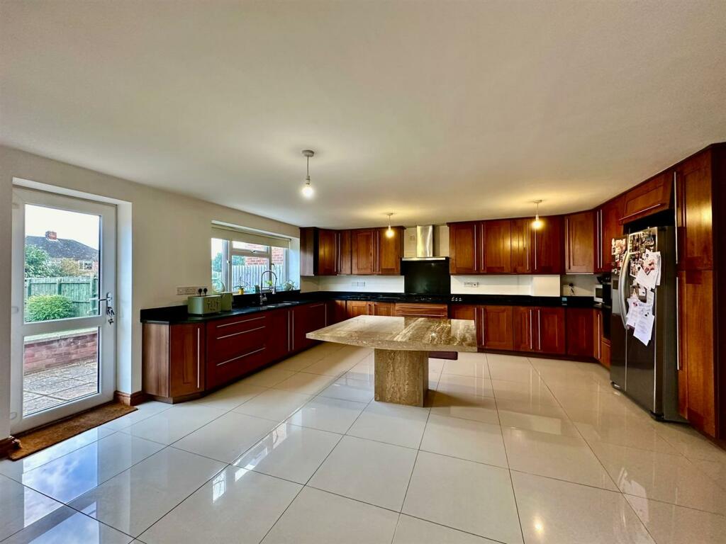 WhatsApp Image 2024-12-09 at 13.59.10_c299bf86.jpg