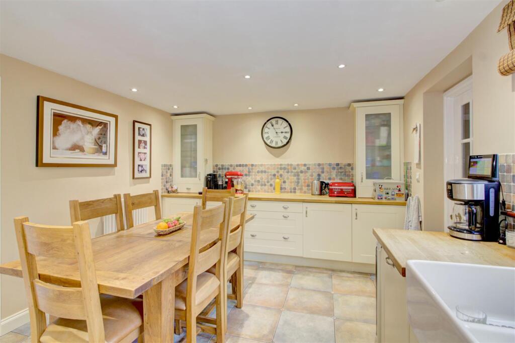 Kitchen/dining
