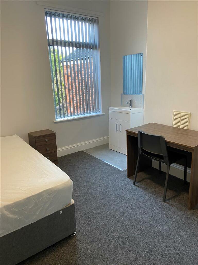 Bedroom 4.JPG