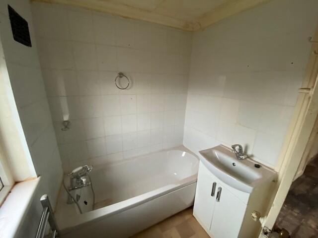 BATHROOM T202502201548.jpg