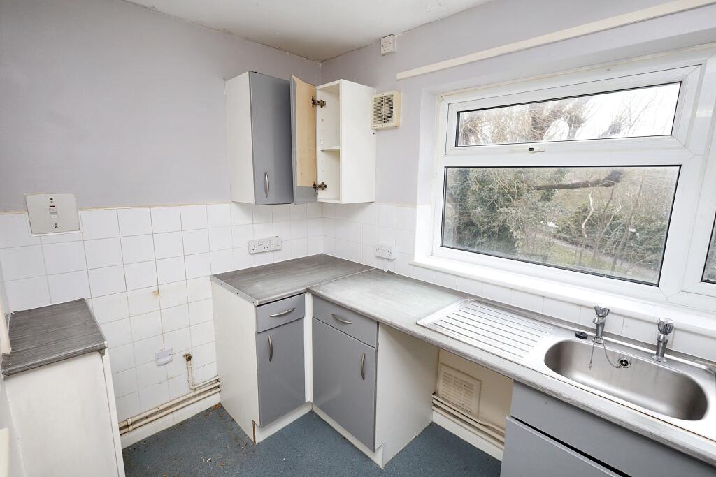 140 Victoria Road, Laindon, Basildon, Essex, SS15 6RQ