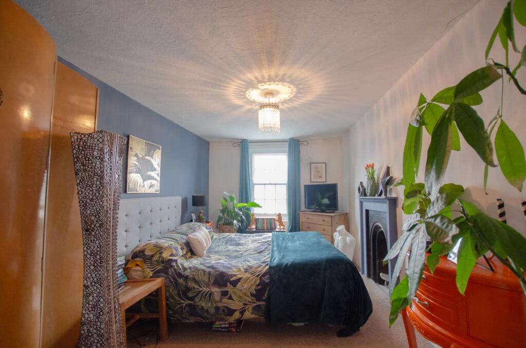 To Book A Viewing Call TPS Lostwithiel on 01208 87