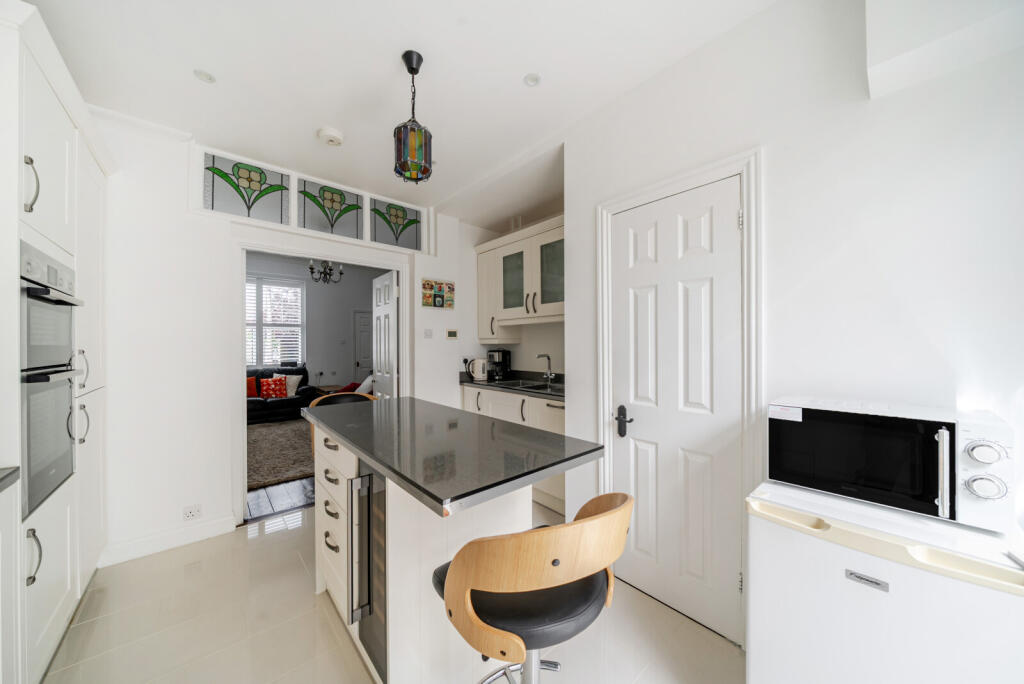 1335246-9-6895e7e...