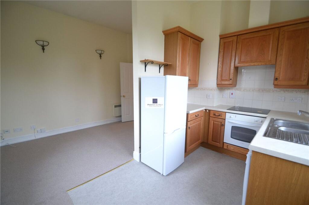 Kitchen and Lounge