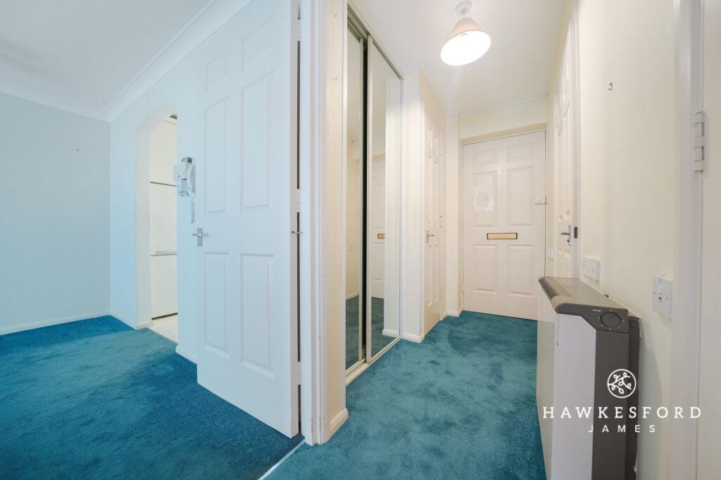 Barkers Court, Sittingbourne - Entrance hall