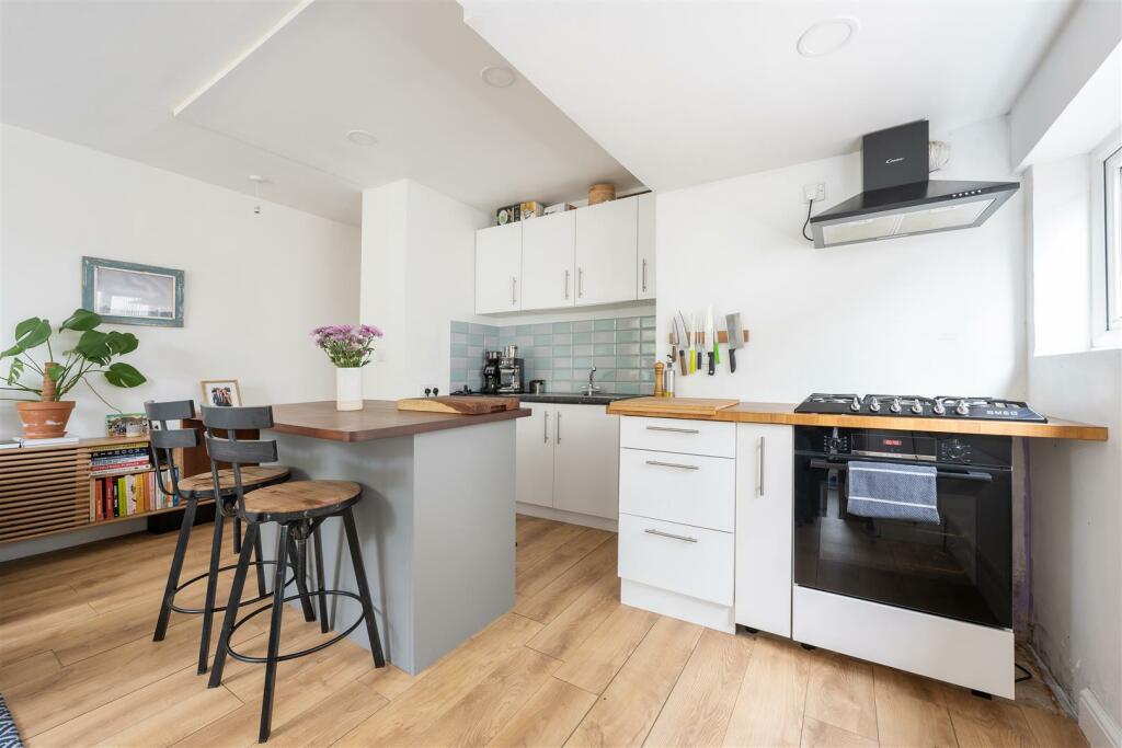 Chingford Avenue, E4