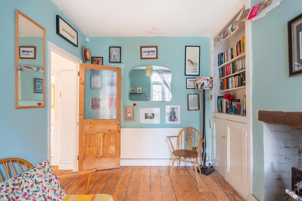 1C1R3WH - Dining Room B.jpg