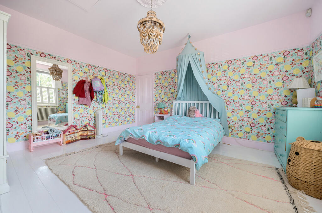 1305248-3-68540d0...