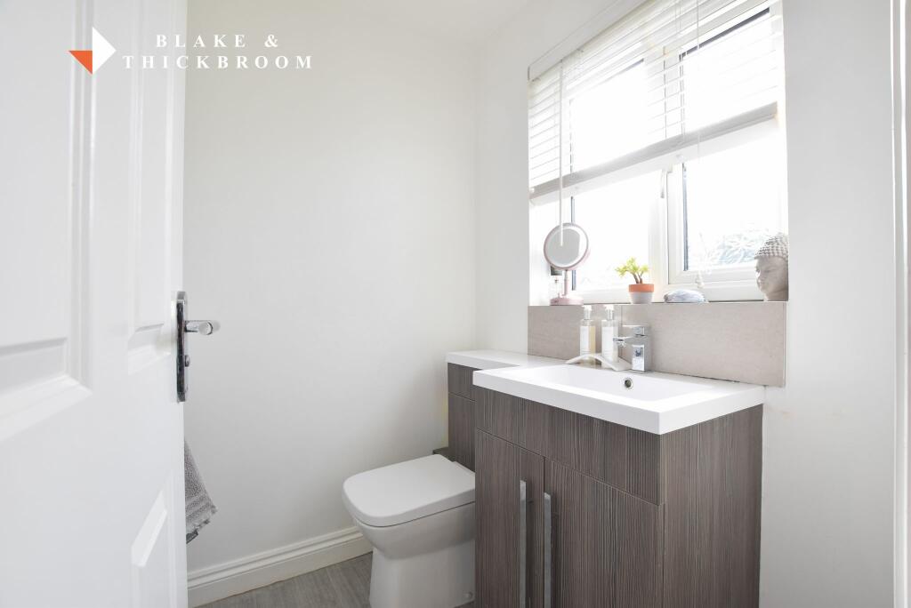 EN SUITE SHOWER ROOM