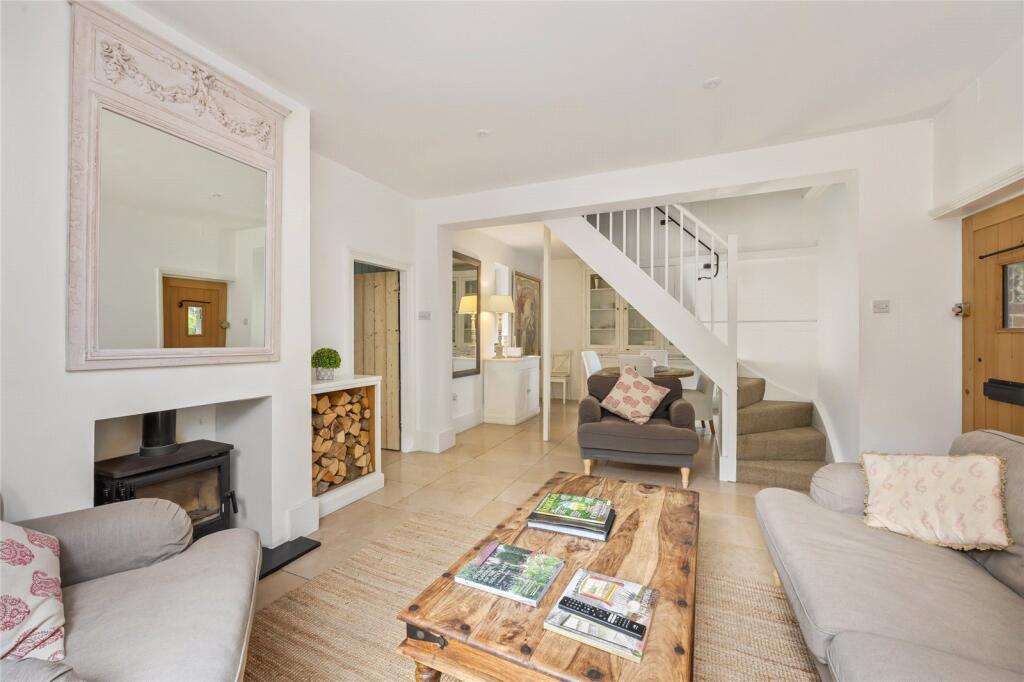 Sitting/Dining Room