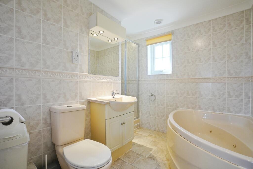 Bath/Shower Room