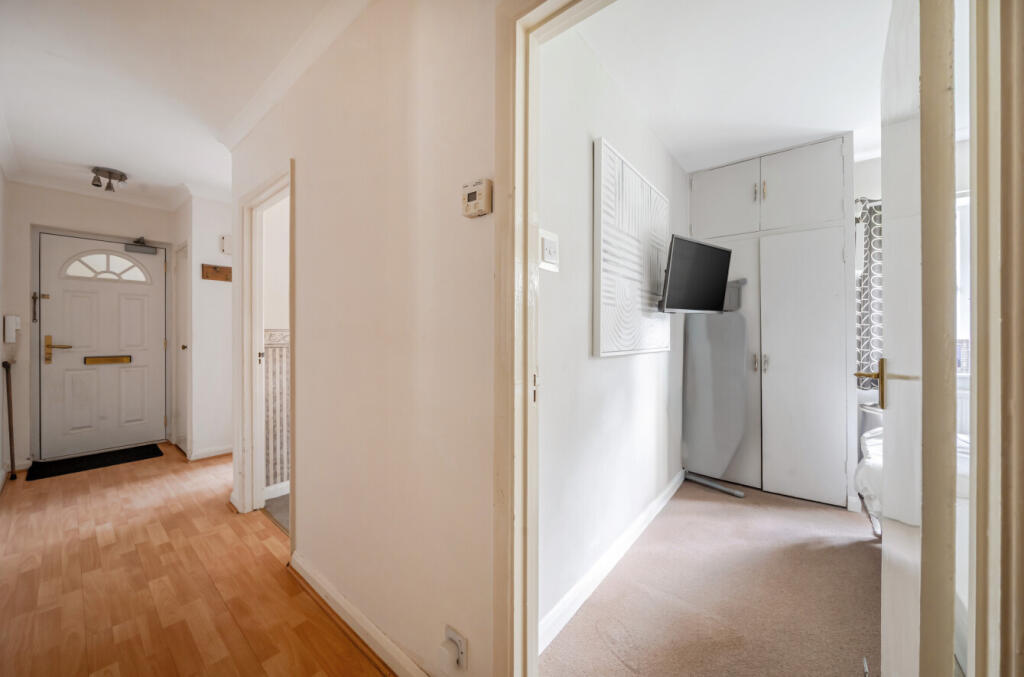 1385851-19-692ed4...