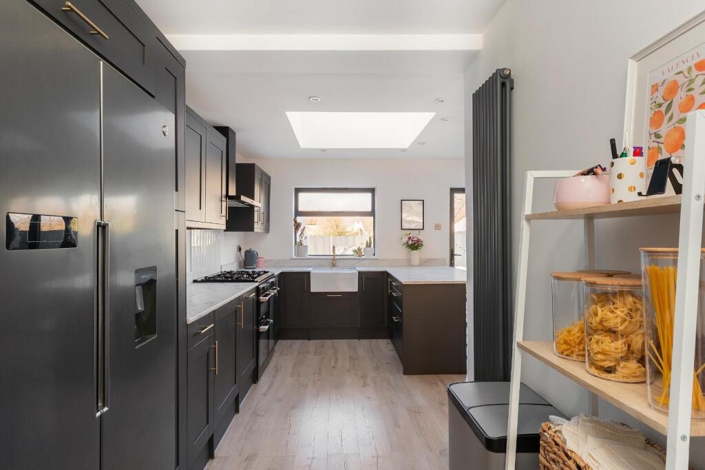 7L5RBD - Kitchen C.jpg