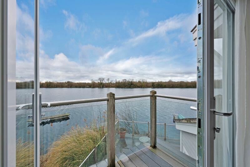 Lake view - 1st floor