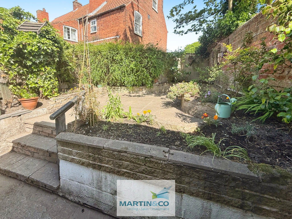 7b6e40e6--481C-8E...