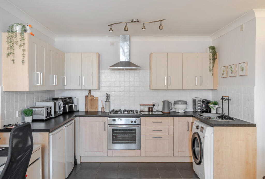 1385622-8-692872d...