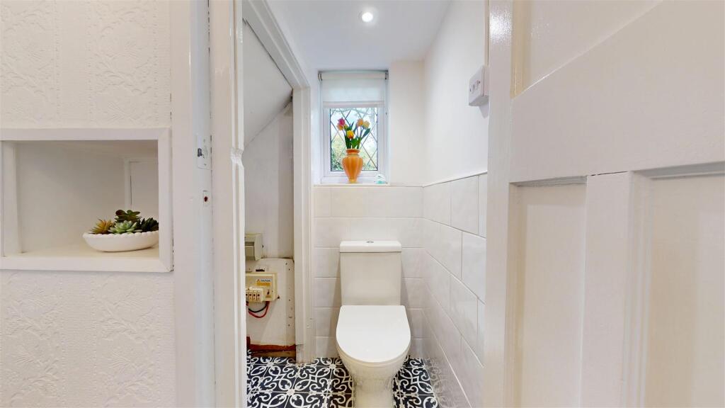 Windlehurst Avenue WC