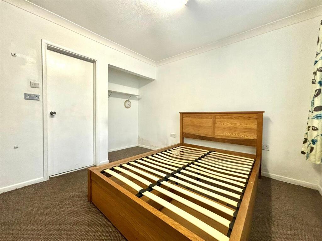 Bedroom 1 shot 2.jpeg