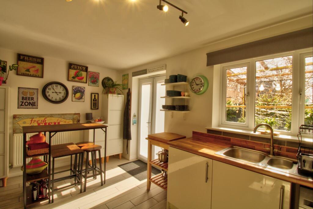 BBBAF755-A652-4060-94F6-BF450EC9B51A