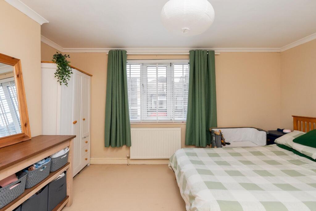 0S7SSG - Bedroom A.jpg