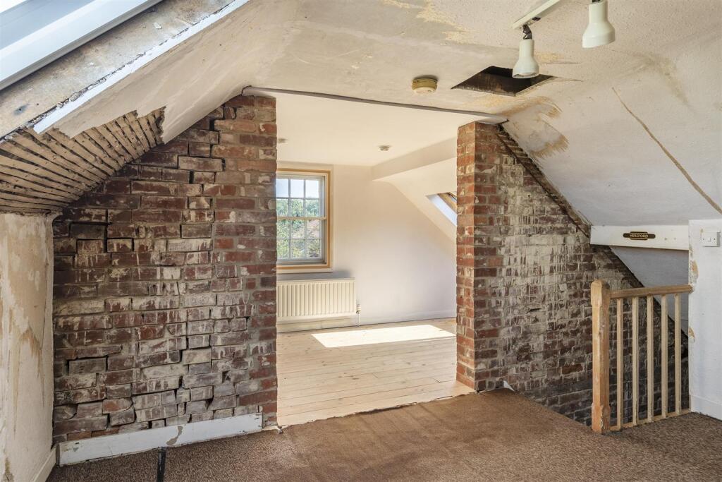 Loft Room / Bedroom 4