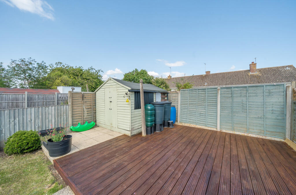 1310839-4-685057c...