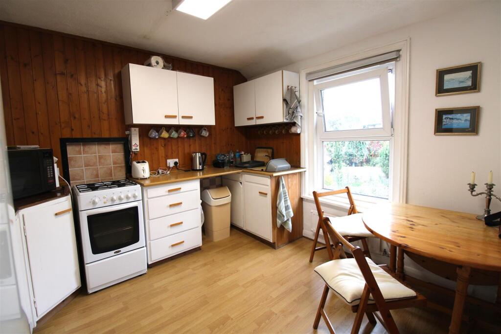newroom5.JPG