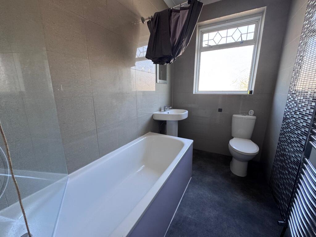 FF Bathroom E10