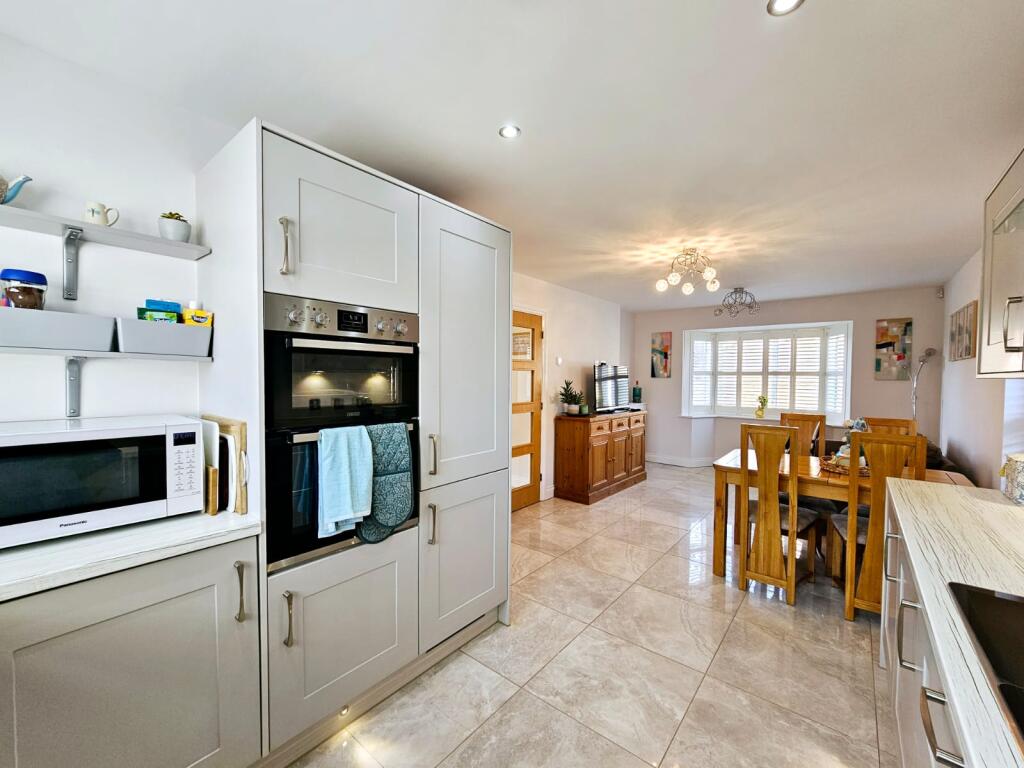 3e00db51-9158-4b8a-8d5f-7c7f70155bea