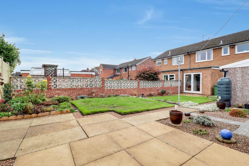 16- Julia Michel EweMove Pontefract