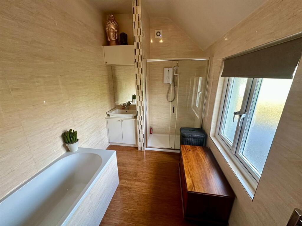 WhatsApp Image 2025-10-31 at 12.18.13_80040d1a.jpg