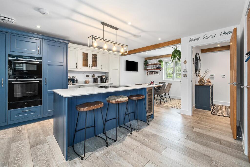 10 Shottery Green-7.jpg