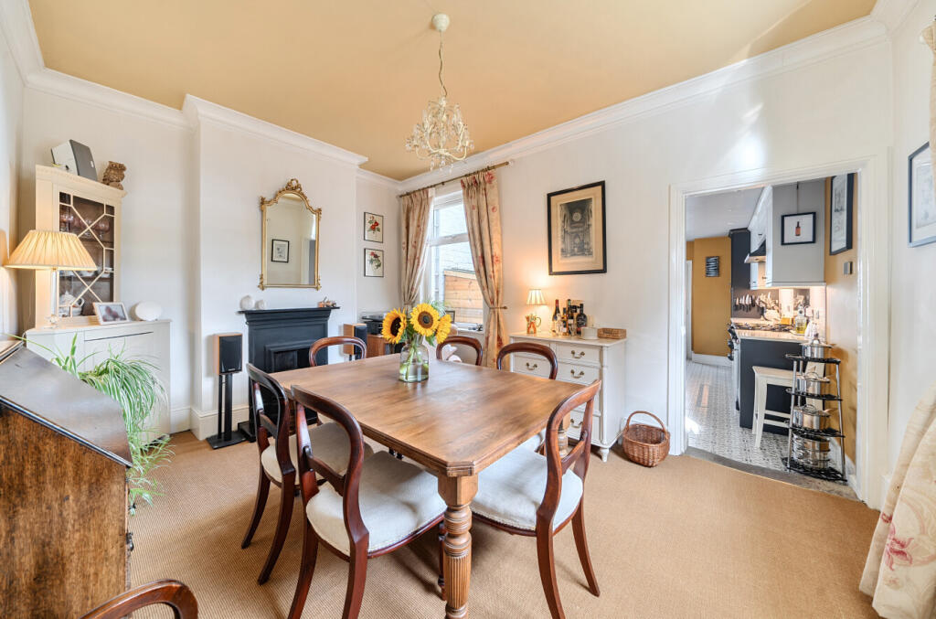 1354397-16-68c3f9...