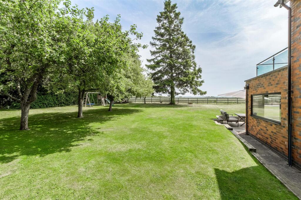 Hurley Common Hurley