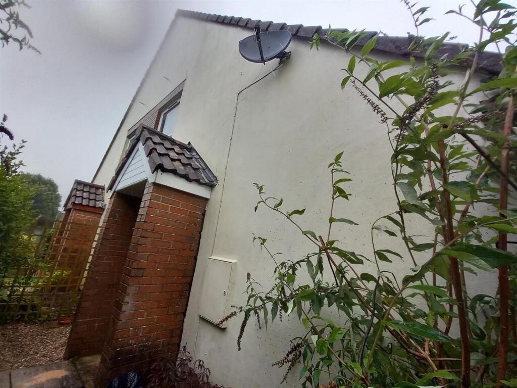 4 Copper Close Ext 1.jpg