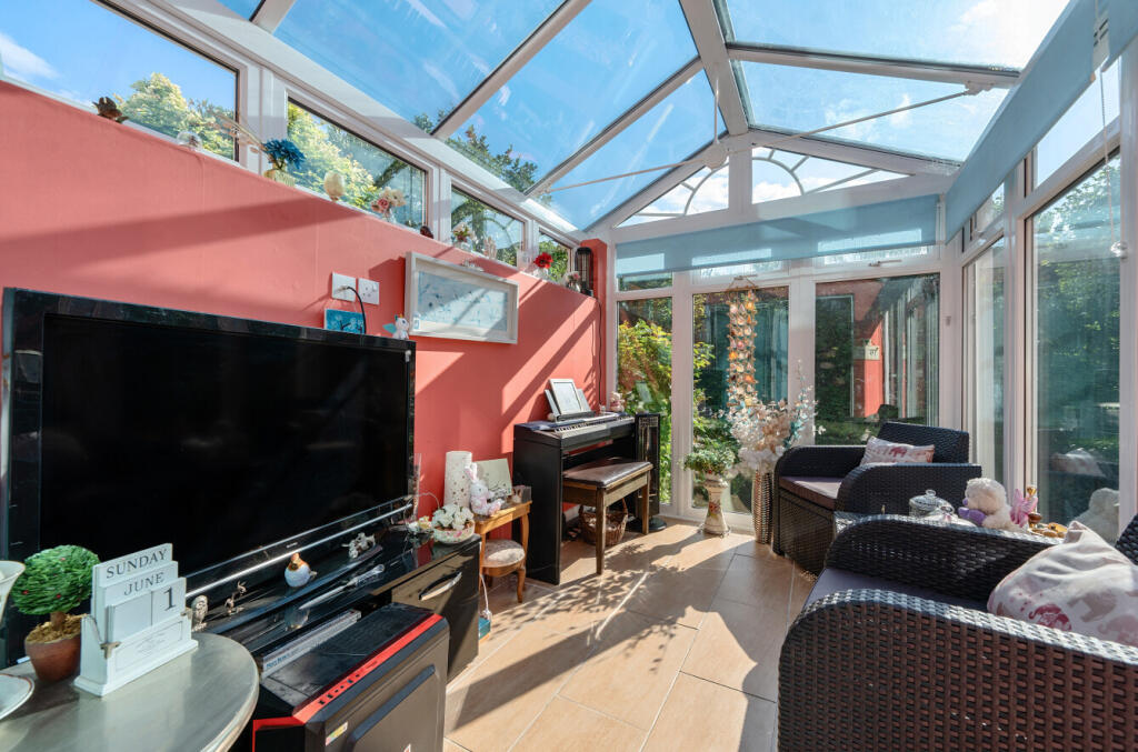 1303957-15-683de3...