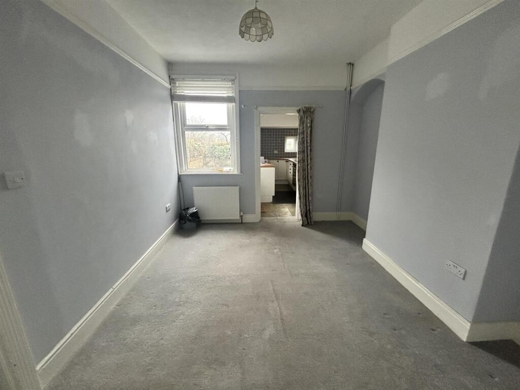01323 438506