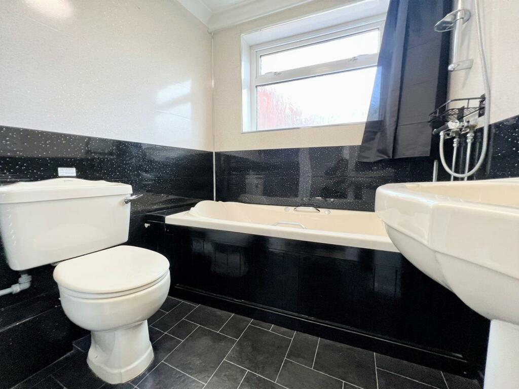 USE bathroom  (20).jpg