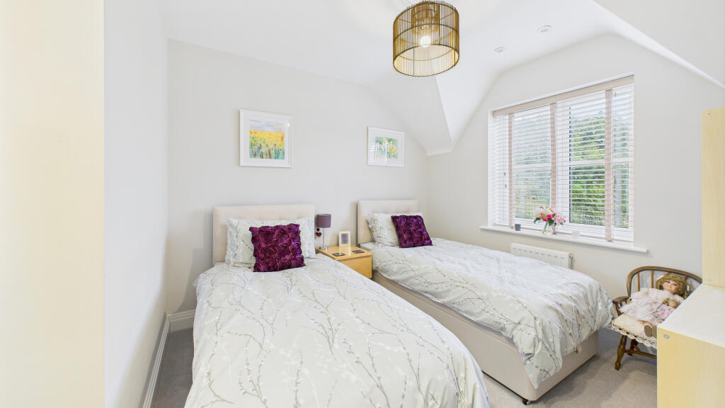 CAM04968G0-PR0062-STILL003