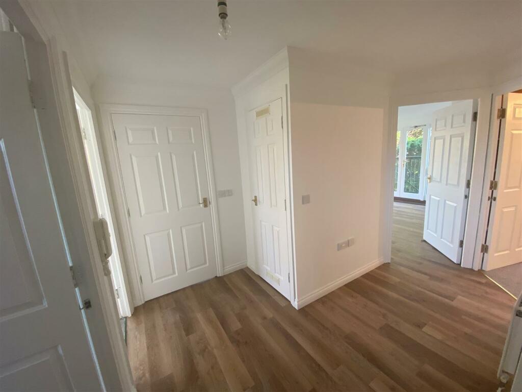 3GlassmillHallway.jpg