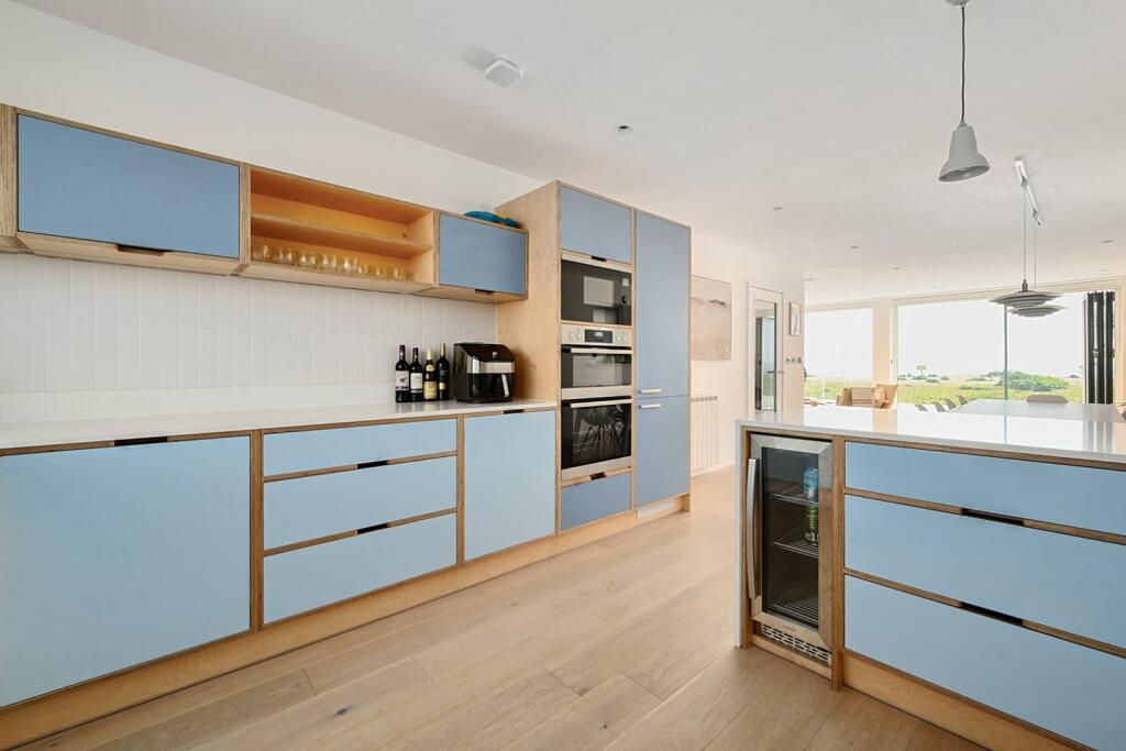 Kitchen  Alt