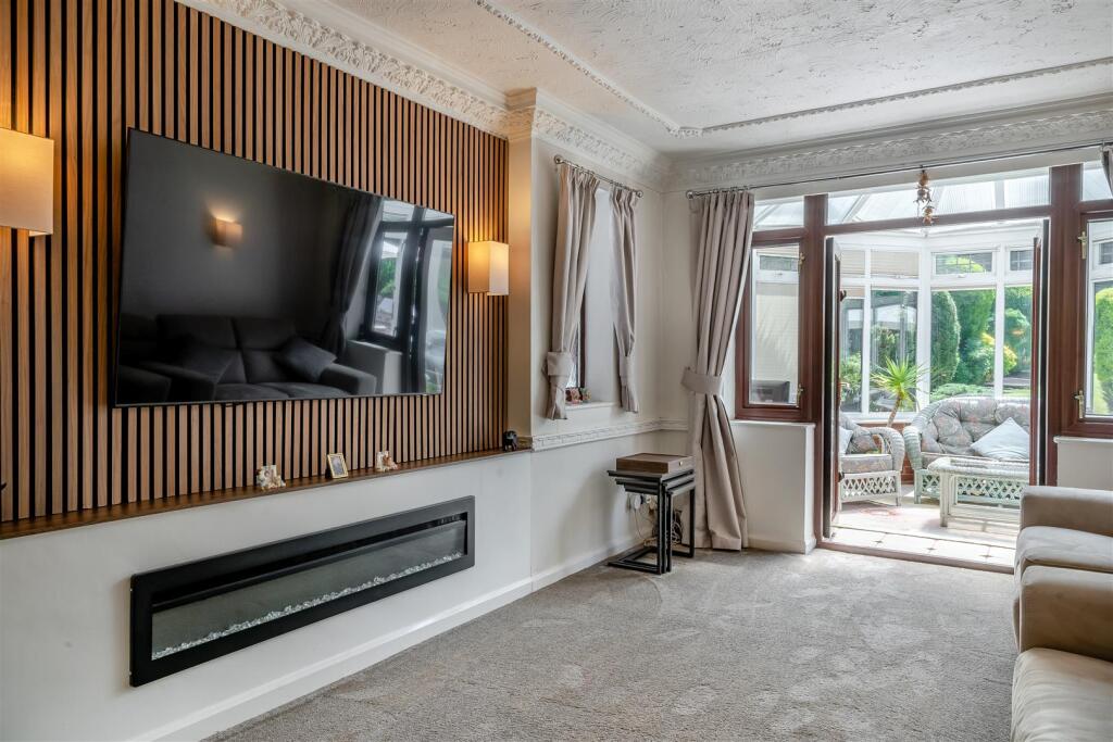 8655421-interior06.jpg