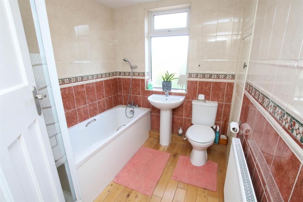 HOUSE BATHROOM