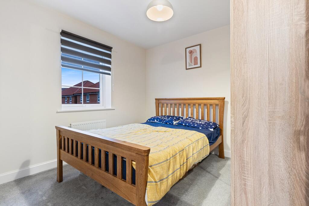 27 Riverside Lane, W