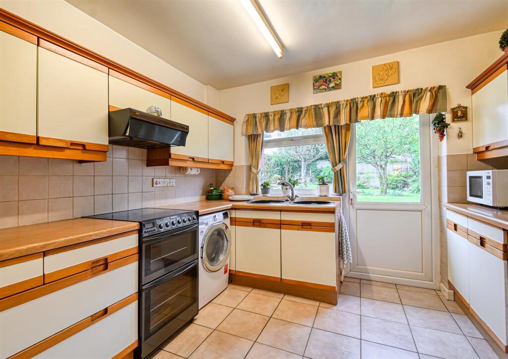 65 Six Ashes Road-06.jpg