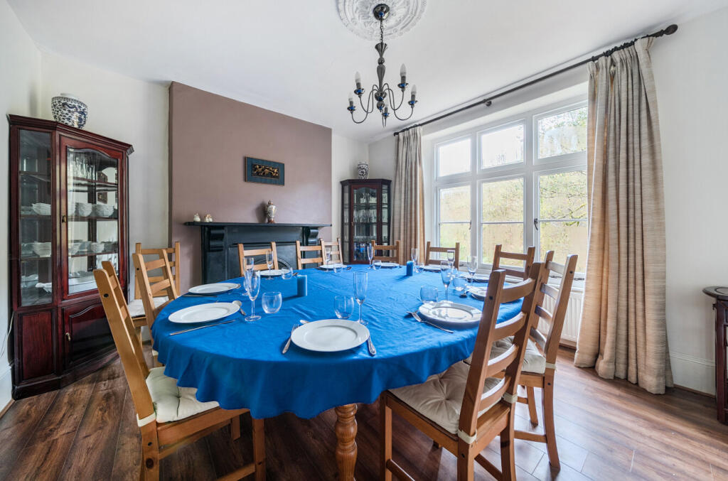 1383029-1-6929beb...